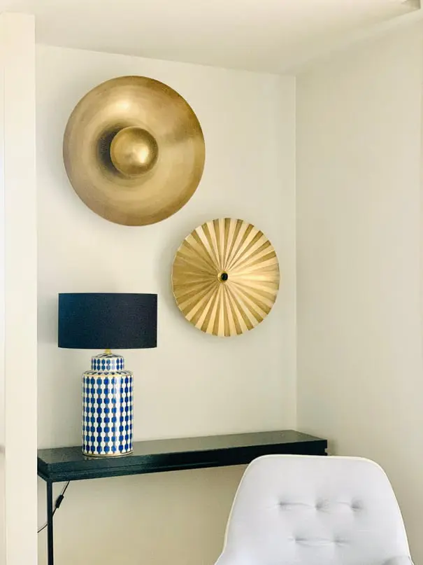 pared decoarada de la residencia tafira mayores